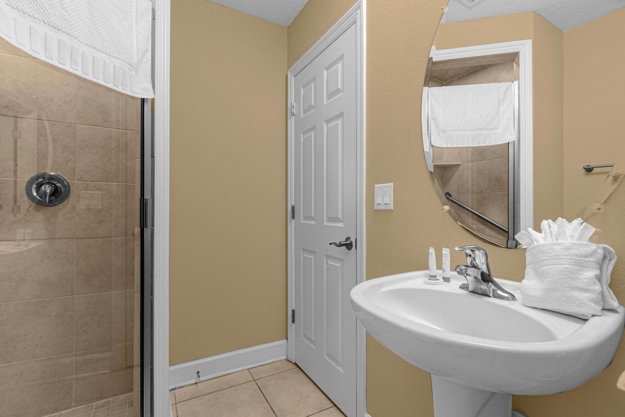 Cozy & Elegant 4Br Enchanted Townhouse - 1 Mile To Disney With Resort Pool, Gym, & Jacuzzi Orlando Exterior photo