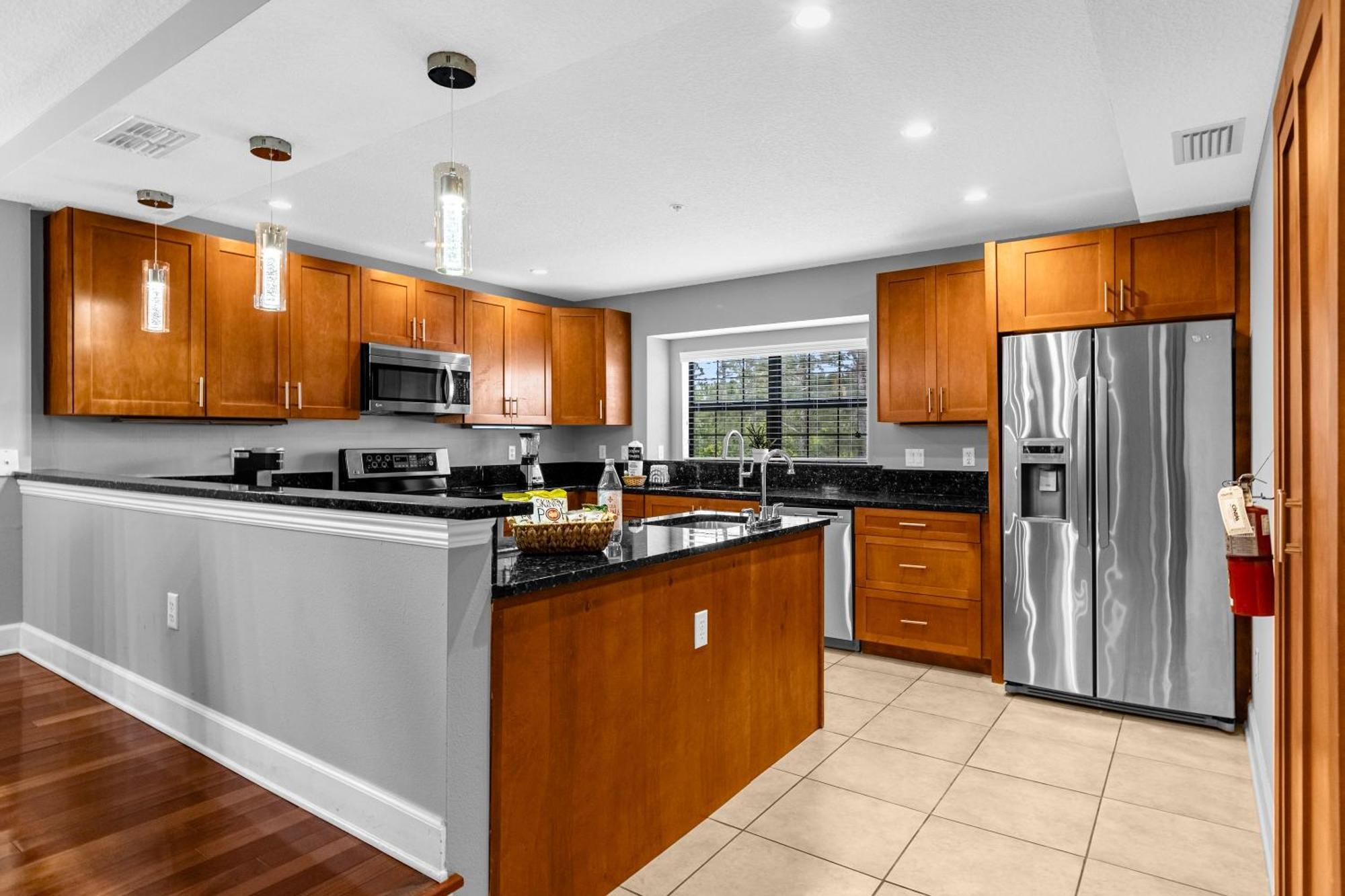 Cozy & Elegant 4Br Enchanted Townhouse - 1 Mile To Disney With Resort Pool, Gym, & Jacuzzi Orlando Exterior photo